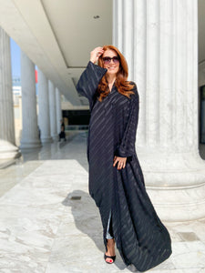 Textured abaya in black